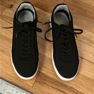 Vivaia Black Women's Sneakers. Size 7.